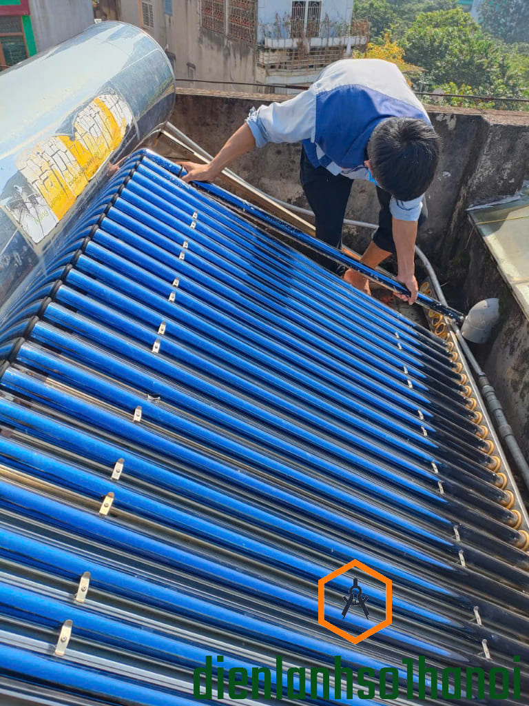 Thay ống thủy tinh năng lượng mặt trời