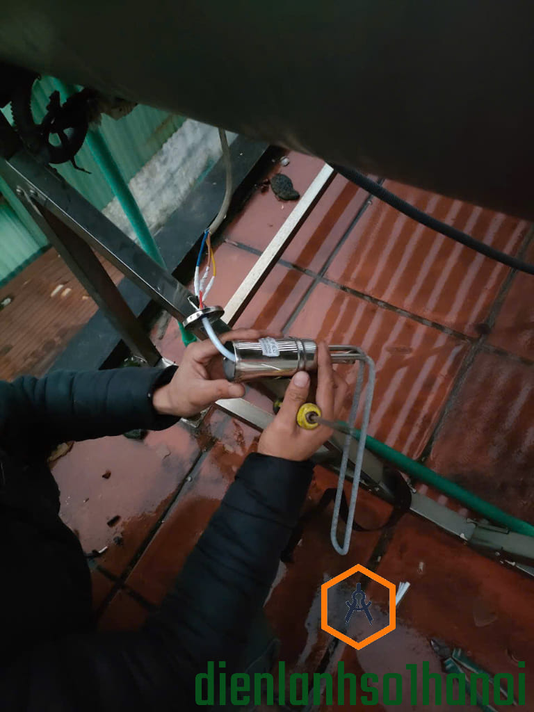 Dịch vụ thay van nước nóng năng lượng mặt trời