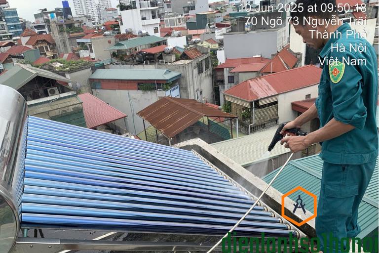 Máy phát âm lạ, rung động bất thường